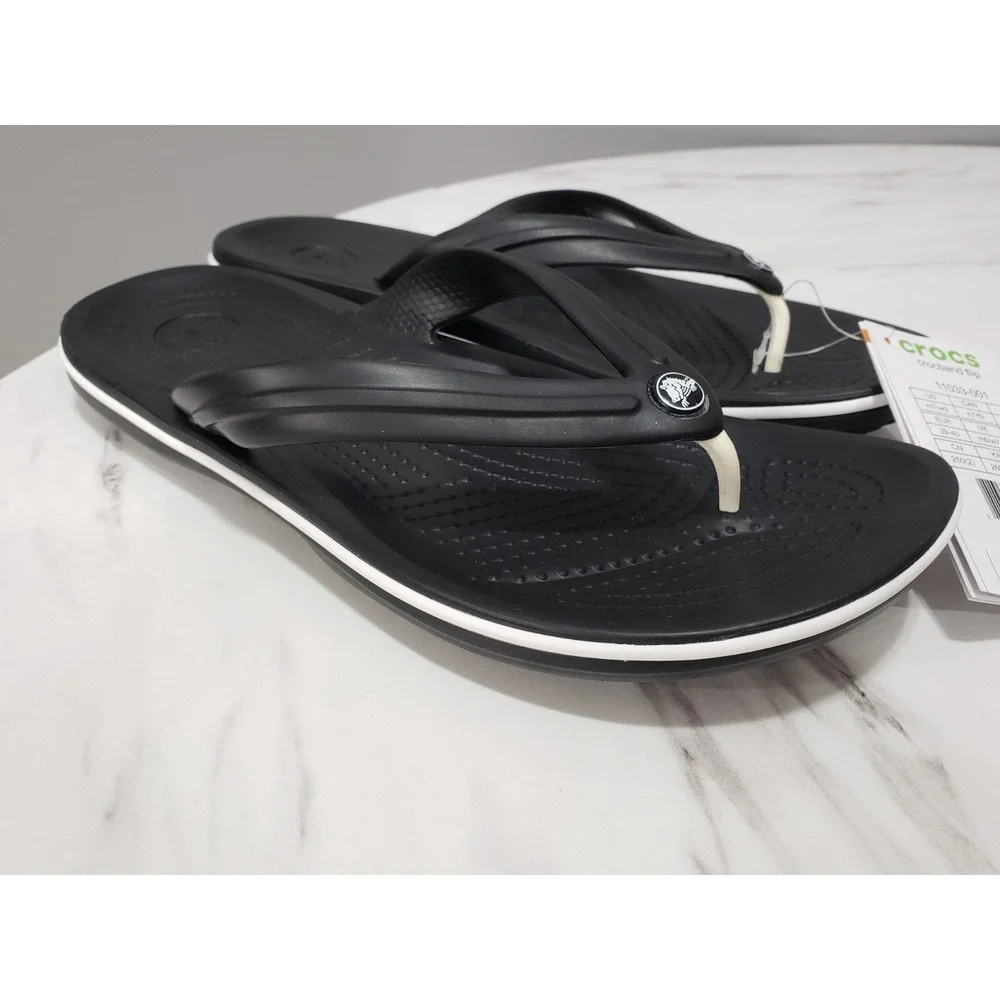 NWT MENS 7 / WOMENS 9 Crocs Crocband Flip Flop Athletic Thong Sandals 11033-001